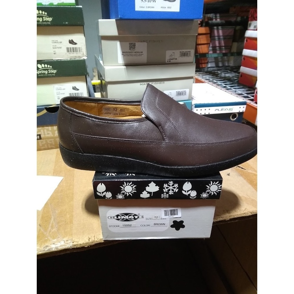 Climate X Mens Brown Leather Slip-On Comfort Loafer  Style 15052 12EEE